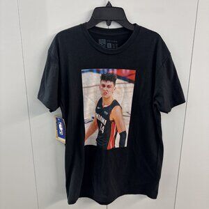 $32 NWT Men’s Court Culture Tyler Herro Miami Heat Black “Snarl” Shirt Sz. Small